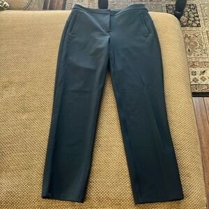 Lululemon black pant.